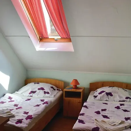 One-bedroom In Apartment *