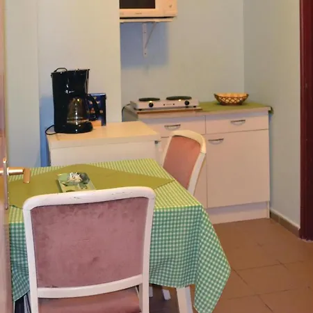 One-bedroom In Apartment